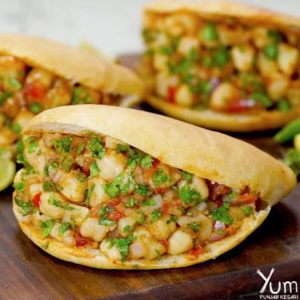 Chhole Kulche